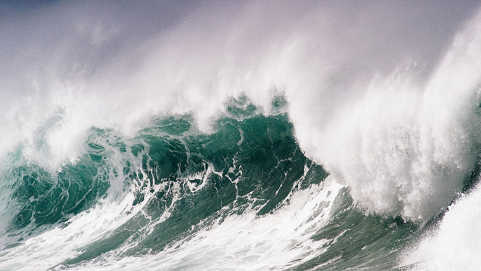 huge seawaves HD wallpaper