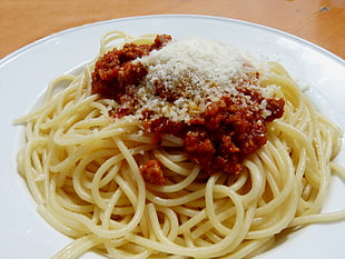 spaghetti on white plate HD wallpaper