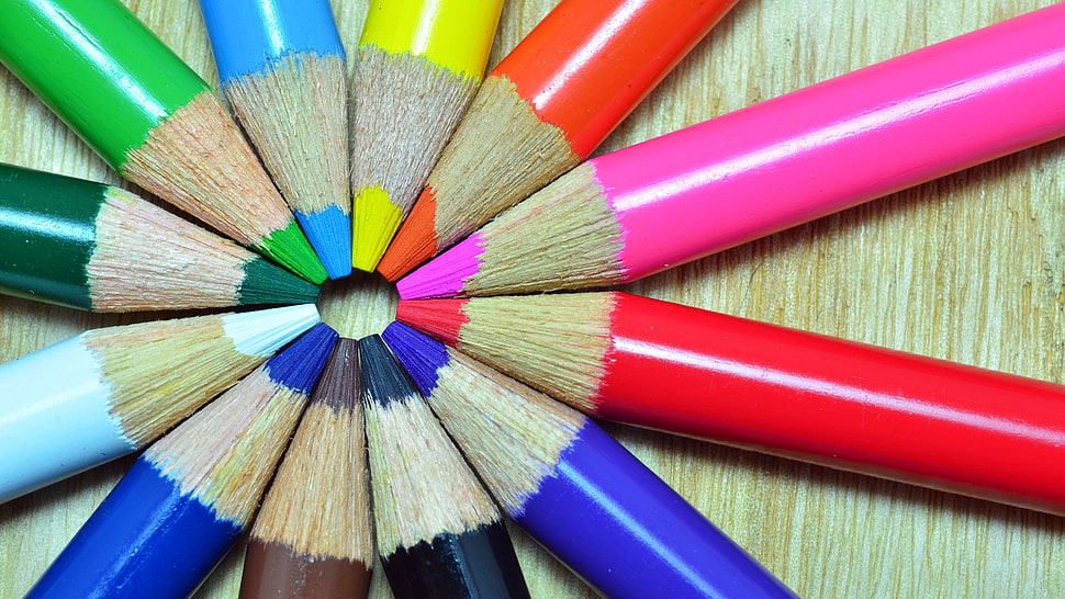 assorted-color pencil lot on brown surface HD wallpaper