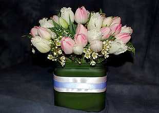 white and pink tulips centerpiece
