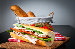 foot long with lettuce, tomatoes, and ham HD wallpaper