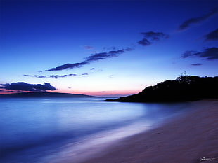 photo of seashore during dawn HD wallpaper