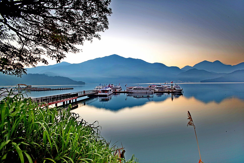 boats near dock with mountains, sun moon lake, taiwan HD wallpaper