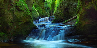 waterfall during daytime HD wallpaper