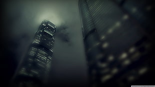 black high-rise building digital wallpaper, skyscraper, mist, dark, depth of field