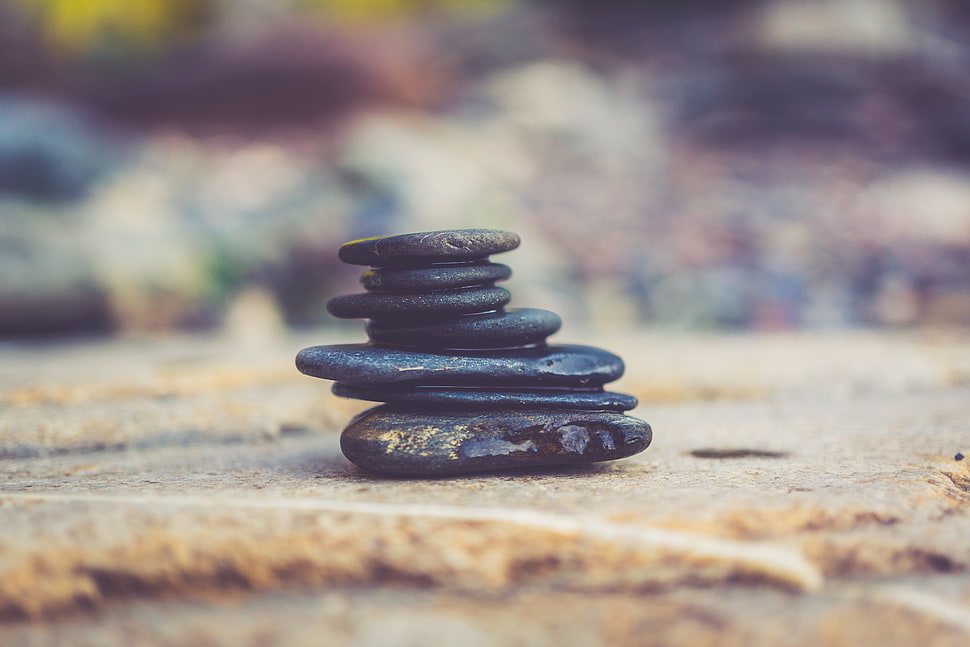 black and brown stone fragments HD wallpaper
