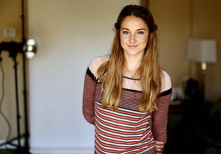 women's brown and red striped long-sleeved top, Shailene Woodley, women, smiling