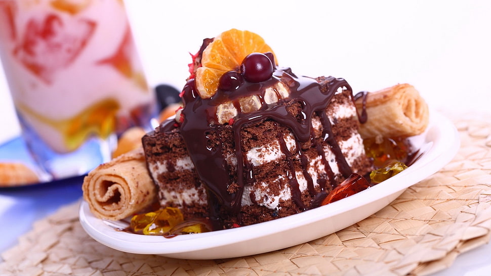 brown cake on white plate HD wallpaper