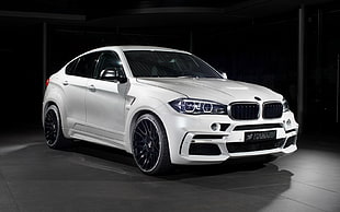 white BMW X6