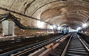 tunnel train photo