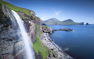 time-lapse photography of waterfalls, waterfall, beach, mountains, Faroe Islands HD wallpaper