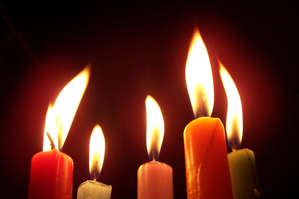 white lighted candle HD wallpaper