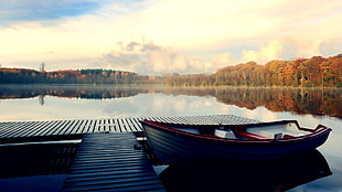 white and red row boat beside wooden pierre during daytime HD wallpaper
