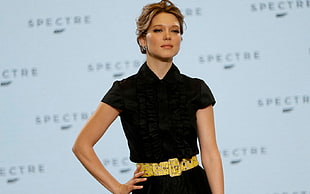 woman in black short-sleeved top