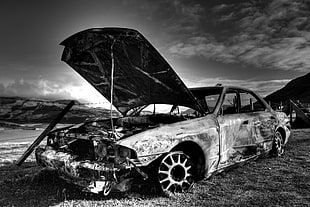 grayscale photography of wrecked sedan, monochrome, car, wreck, Nissan Skyline R32
