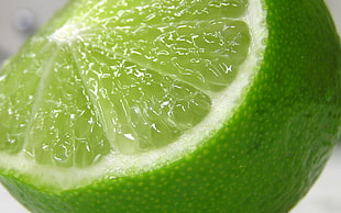 closeup photo of sliced citrus fruit