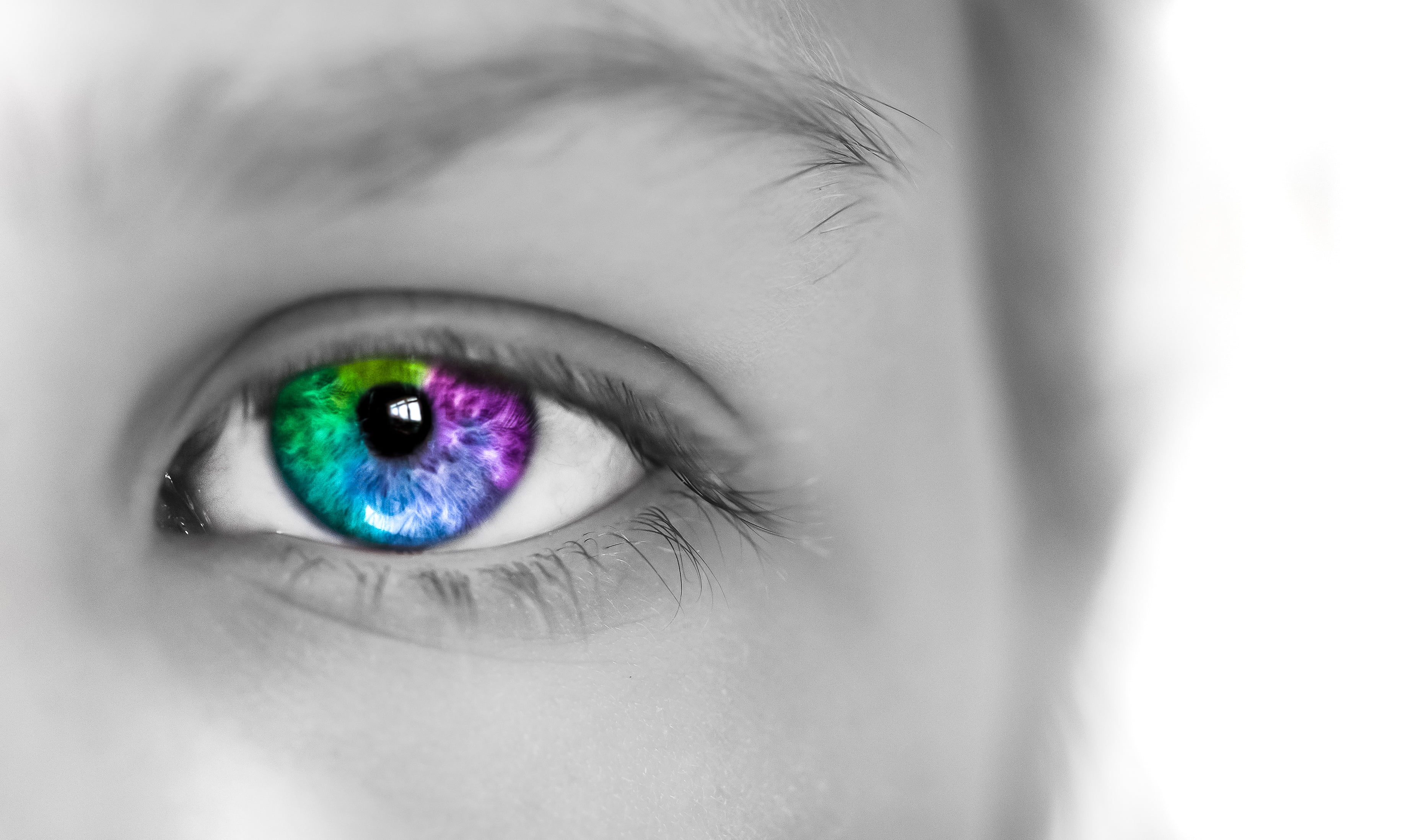 На столе лежат глаза. Ахроматопсия цвет глаз. Слепота красивые картинки вертикальные. Google глаз. Spiritual Eye.