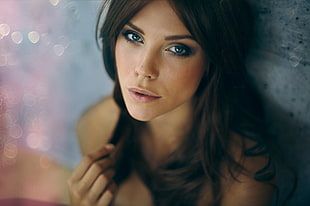 closeup photo of woman wearing brown lipstick