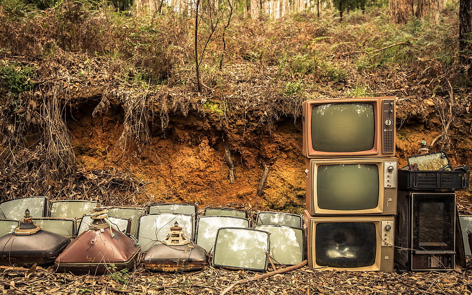 pile of televisions, TV, technology, abandoned, obsolete HD wallpaper