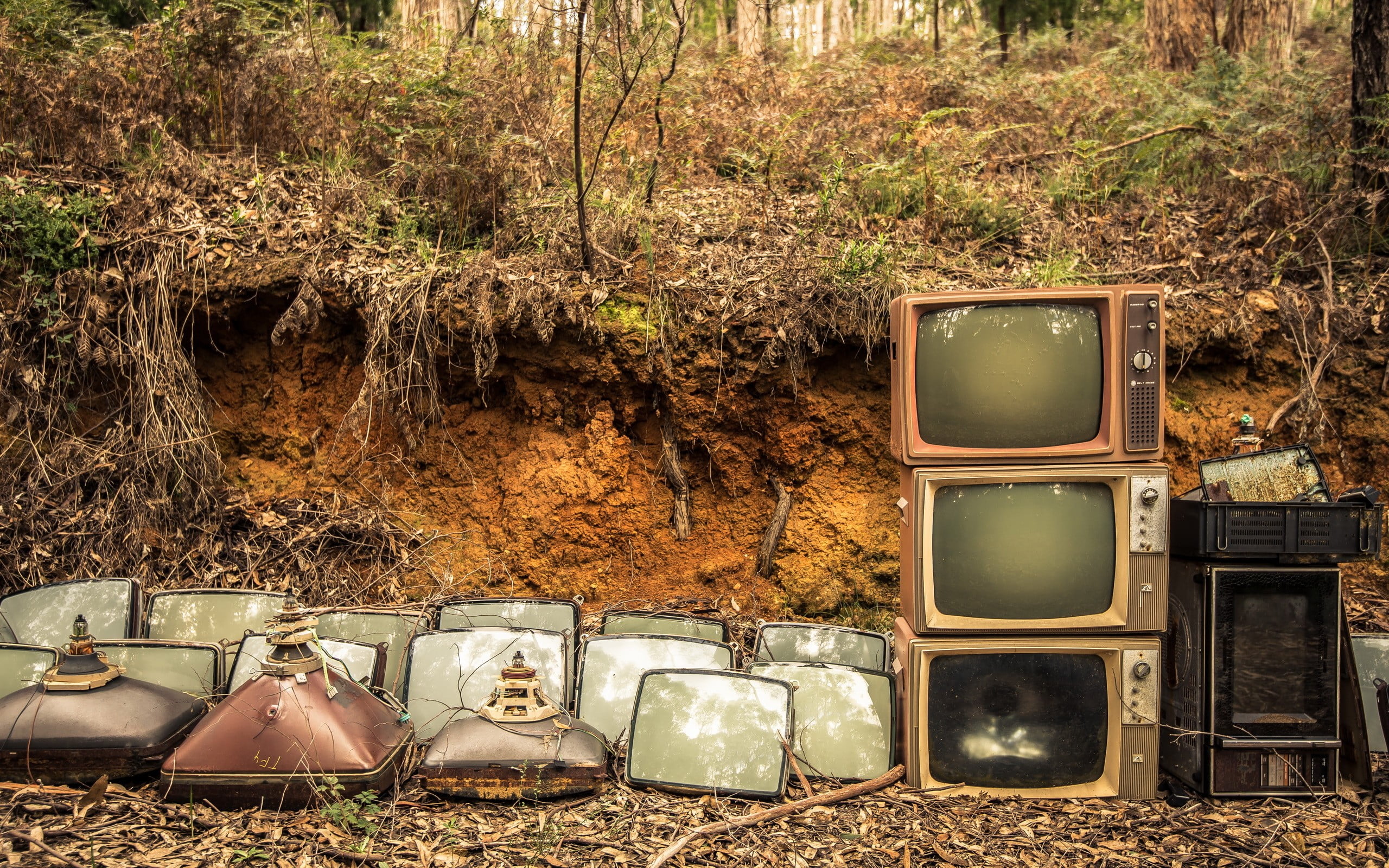 pile of televisions, TV, technology, abandoned, obsolete