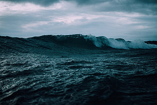 photography of seawaves