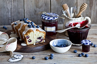 bread with blueberries, blueberries