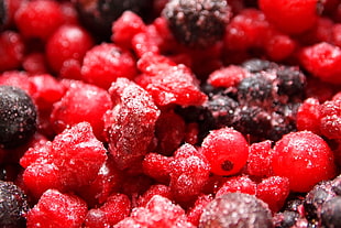 close up photo of red fruits HD wallpaper