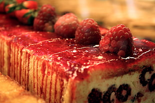 close up photo of strawberry cake HD wallpaper