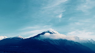 mountain during daytime