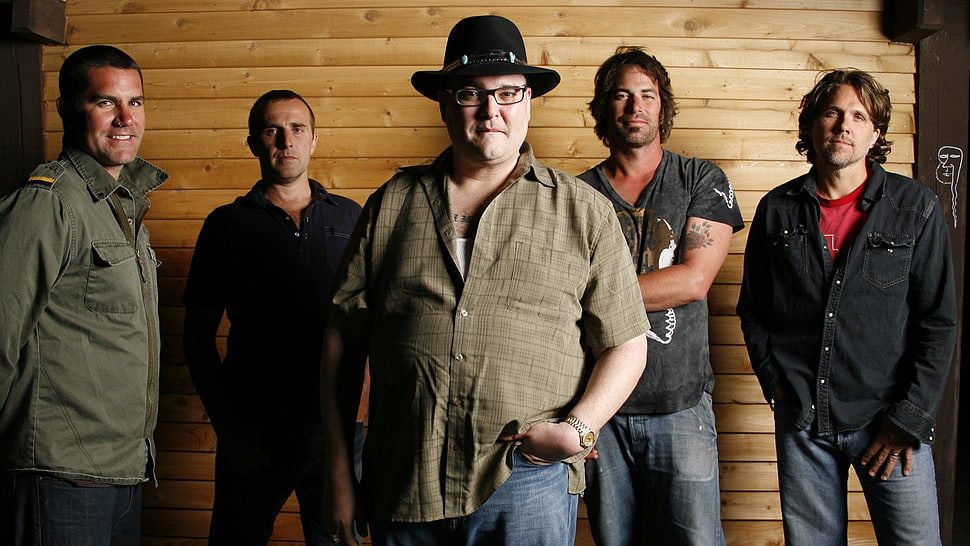 five men members of a band HD wallpaper