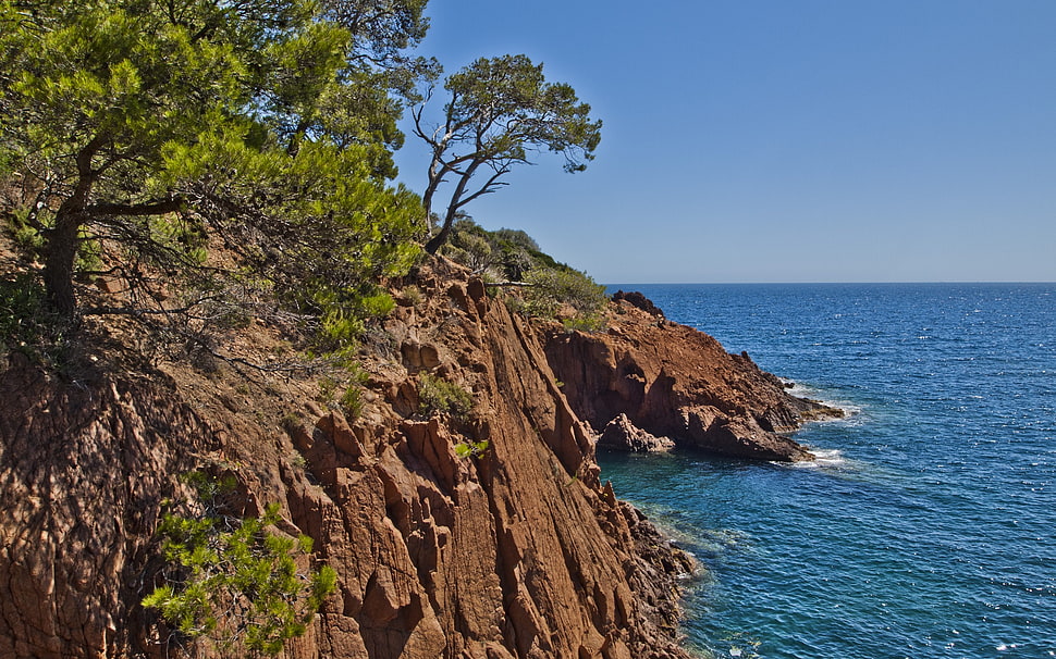 body of water near mountains, landscape, cliff, coast, sea HD wallpaper