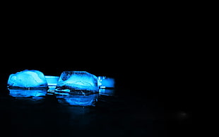 blue stone, ice cubes