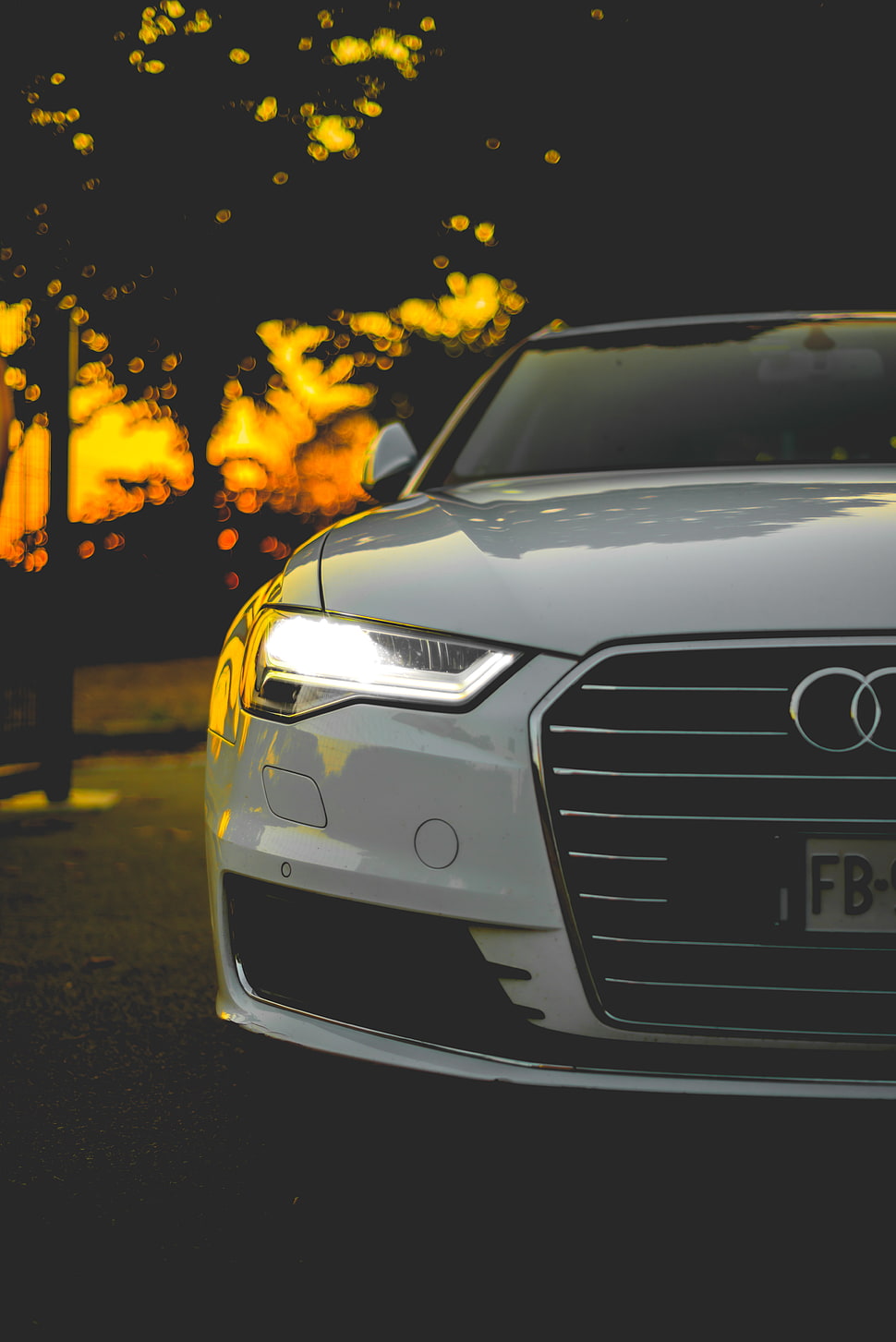 white Audi car HD wallpaper