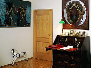 closed brown wooden door near brown wooden desk HD wallpaper