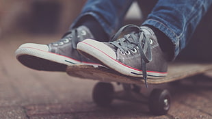 pair of gray-and-white sneakers, sneakers, skateboard HD wallpaper