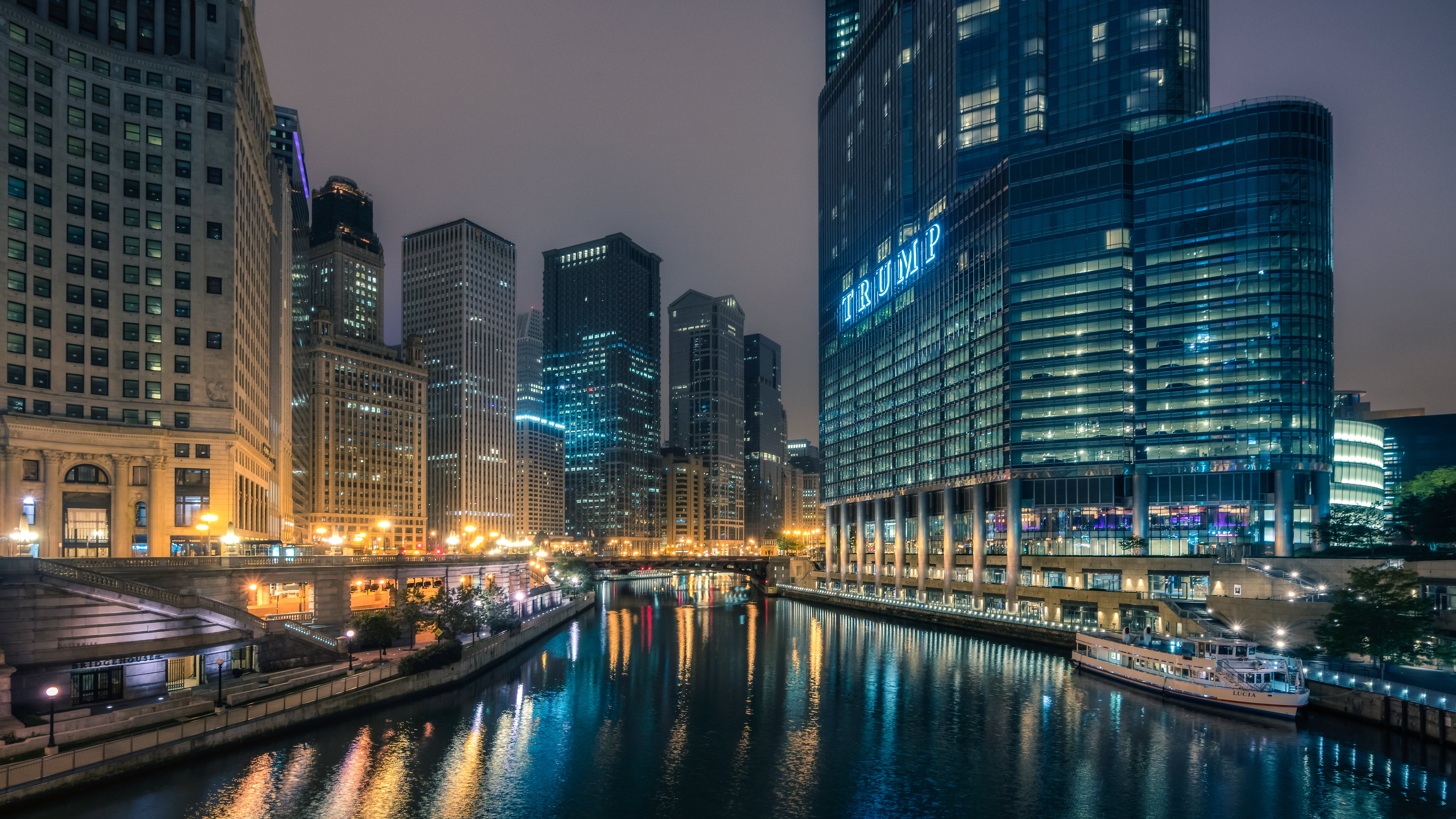 establishment photo, chicago river