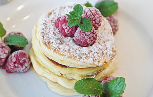 pancake with raspberries HD wallpaper
