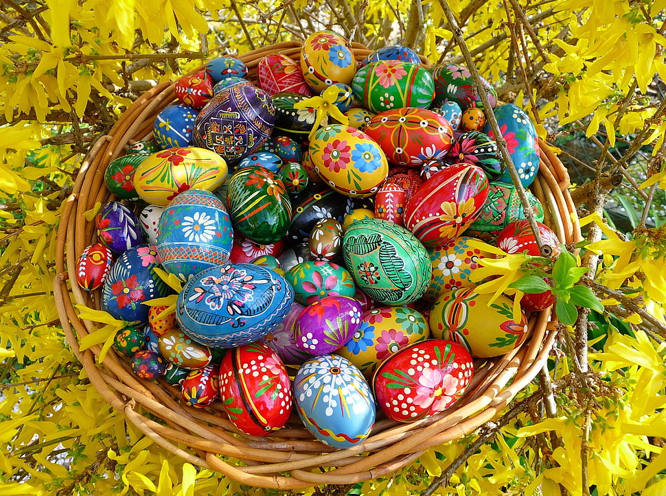 Easter eggs on brown basket HD wallpaper