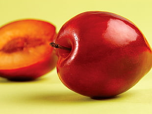 red unripe apple
