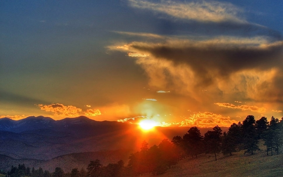 sunrise over the horizon HD wallpaper