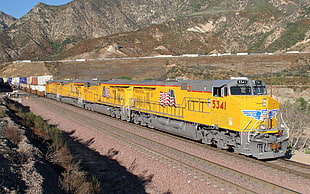 yellow and gray train, train, freight train, diesel locomotive