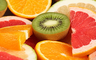 shallow focus of assorted sliced fruits