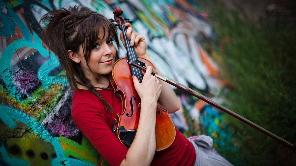 woman playing violin HD wallpaper