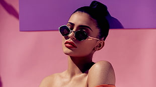 woman wears black sunglasses at day HD wallpaper
