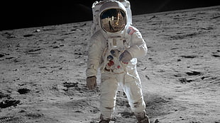 white astronaut suit, astronaut, Moon, NASA, space HD wallpaper