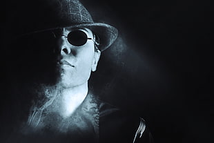 grayscale photo of man wearing fedora hat and hippie sunglasses HD wallpaper
