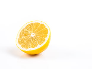 sliced lemon