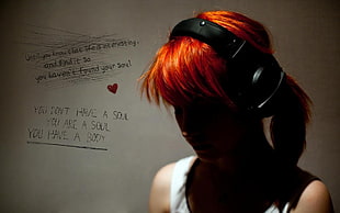 Hayley Williams of Paramore with lyrics on the wall
