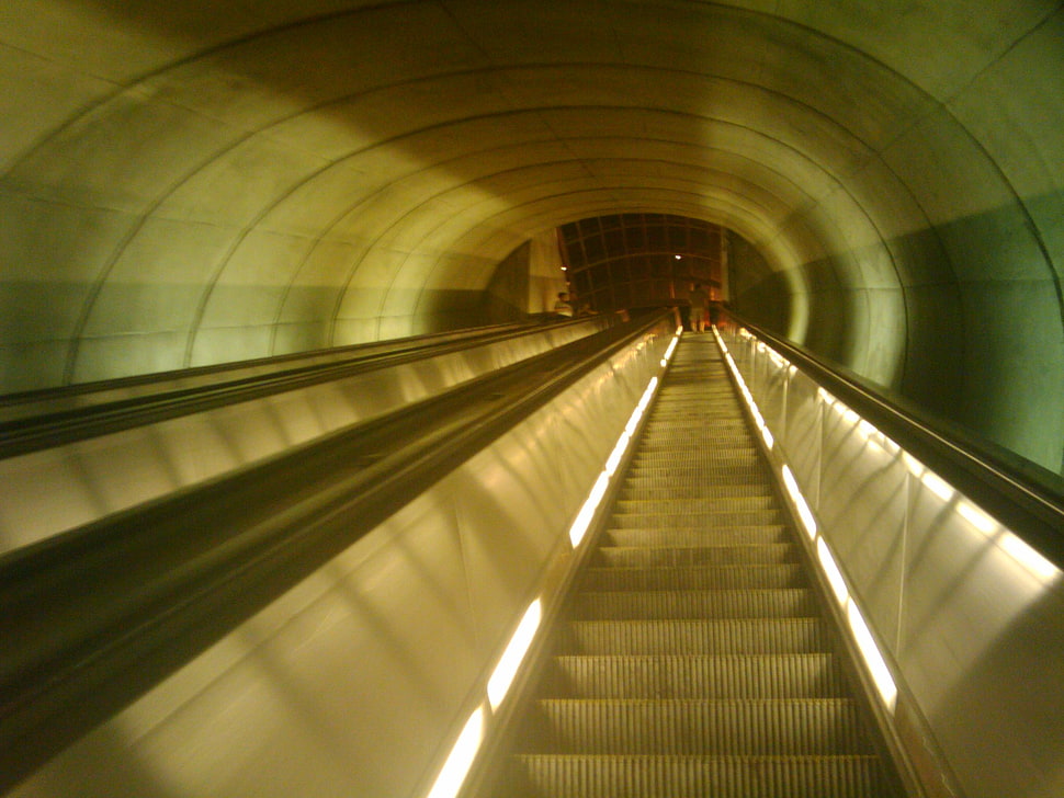 timelapse photo of a scalator HD wallpaper