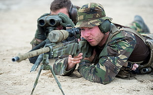 brown AWM sniper rifle, men, sniper rifle, soldier, weapon